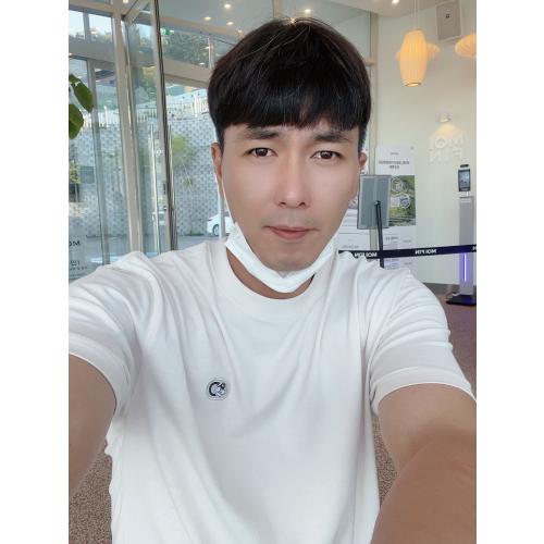김충곤